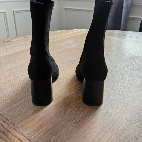 Blondo Pull On Booties - Picture 5 of 5